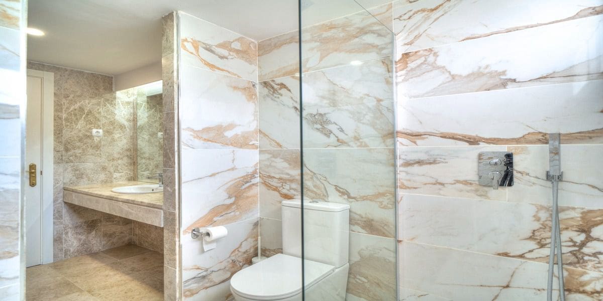 4 sypialnia Dom szeregowy na sprzedaż w Marbella z garażem - 889 000 € (Ref: 8940683)