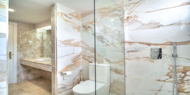 4 soverom Rekkehus til salgs i La Dama de Noche - La Alzambra, Marbella med garasje - € 890 000 (Ref: 8940683)