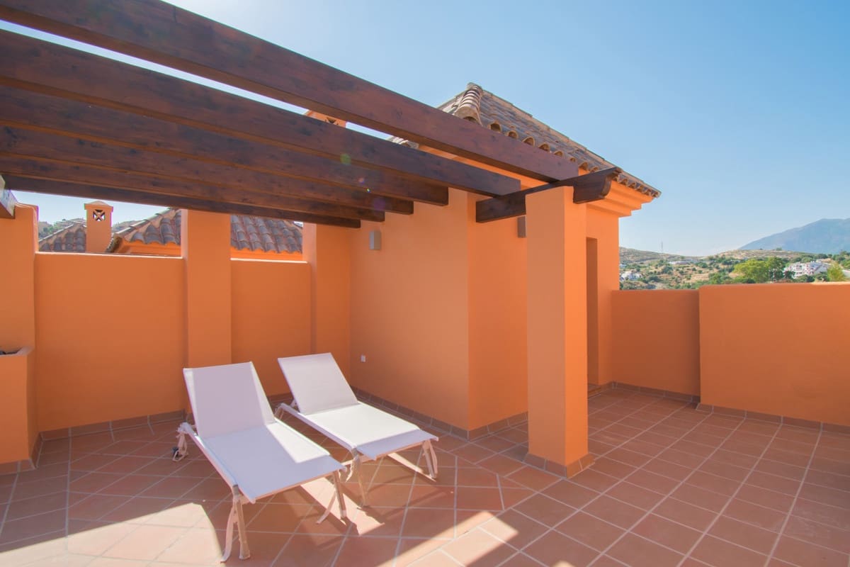 Adosado de 3 habitaciones en Benahavís en alquiler con piscina garaje - 3.300 € (Ref: 8960402)