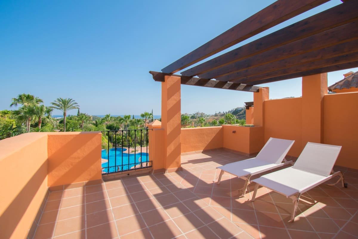 Adosado de 3 habitaciones en Benahavís en alquiler con piscina garaje - 3.300 € (Ref: 8960402)
