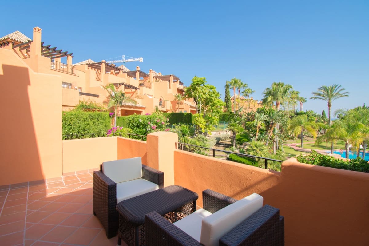 Adosado de 3 habitaciones en Benahavís en alquiler con piscina garaje - 3.300 € (Ref: 8960402)