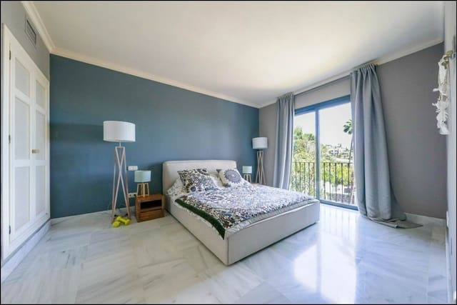 2 bedroom Apartment for rent in Monte Halcones, Benahavís with garage - € 2,400 (Ref: 8960403)