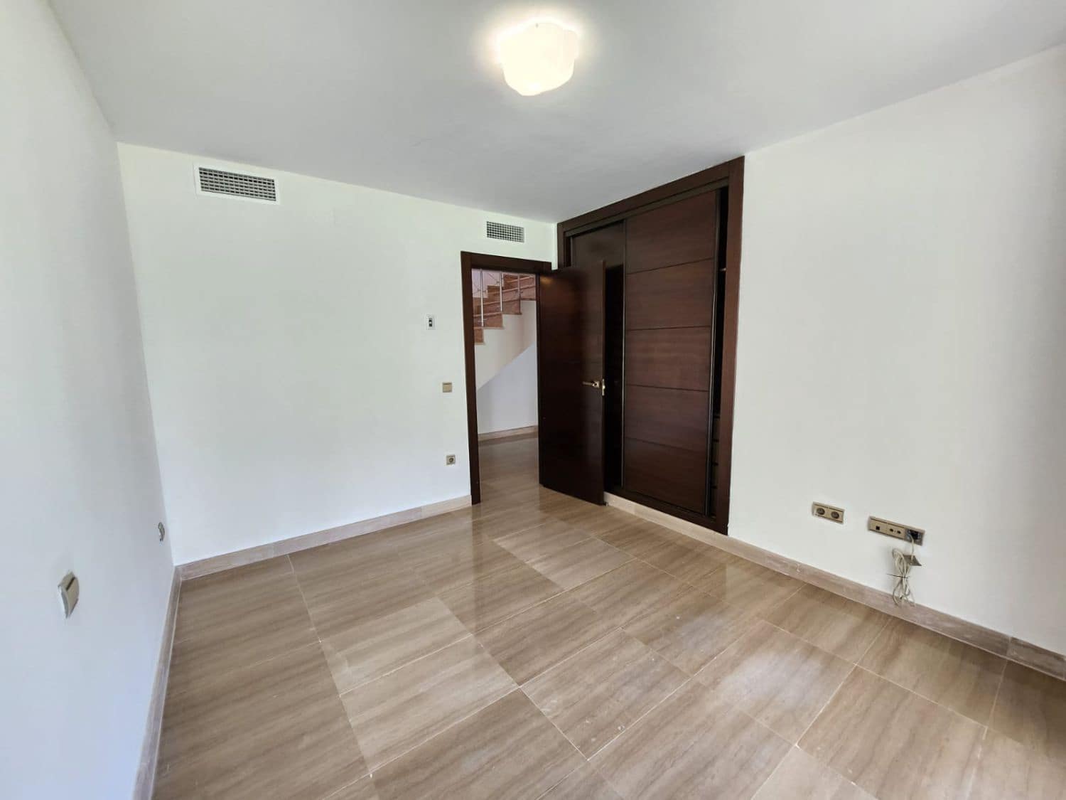 3 soverom Villa til leie i Riviera del Sol med garasje - € 3 600 (Ref: 8960405)