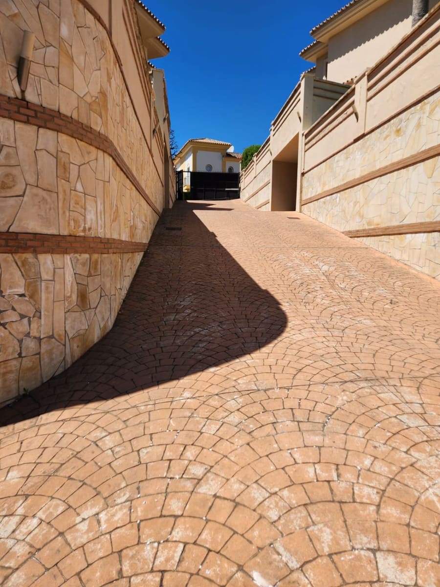 3 soverom Villa til leie i Riviera del Sol med garasje - € 3 600 (Ref: 8960405)