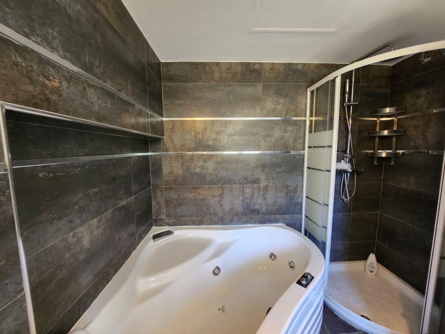 3 soverom Villa til leie i Riviera del Sol med garasje - € 3 600 (Ref: 8960405)