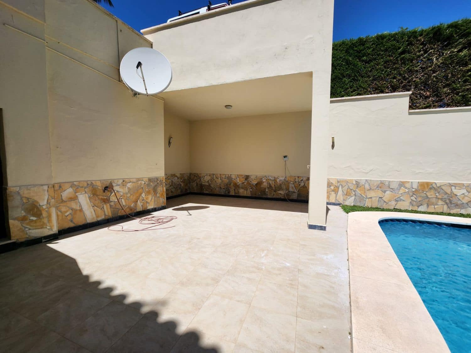 3 soverom Villa til leie i Riviera del Sol med garasje - € 3 600 (Ref: 8960405)