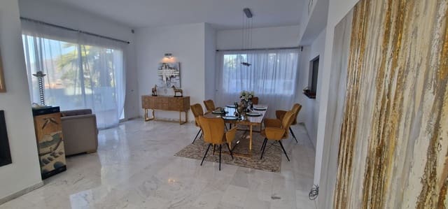 4 sypialnia Willa na sprzedaż w Marbella z garażem - 875 000 € (Ref: 8982725)