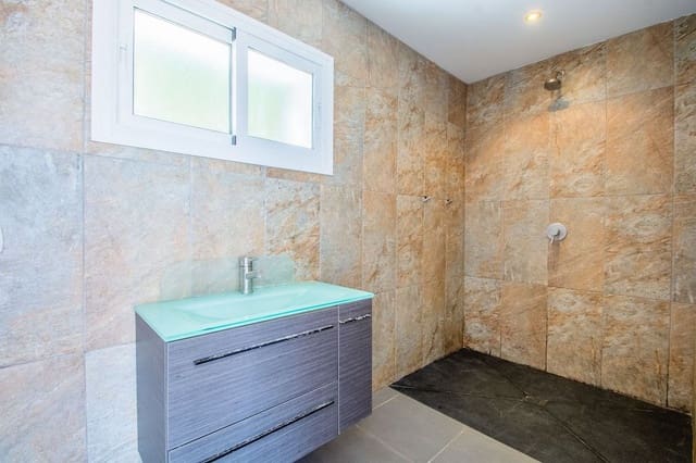 4 sypialnia Willa na sprzedaż w Marbella z garażem - 875 000 € (Ref: 8982725)