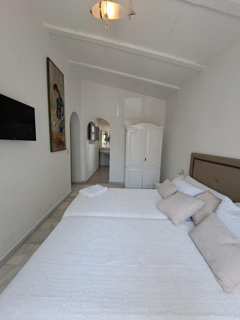 Villa/Maison de 5 chambres à louer à El Velerin - 5 500 € (Ref: 8982728)