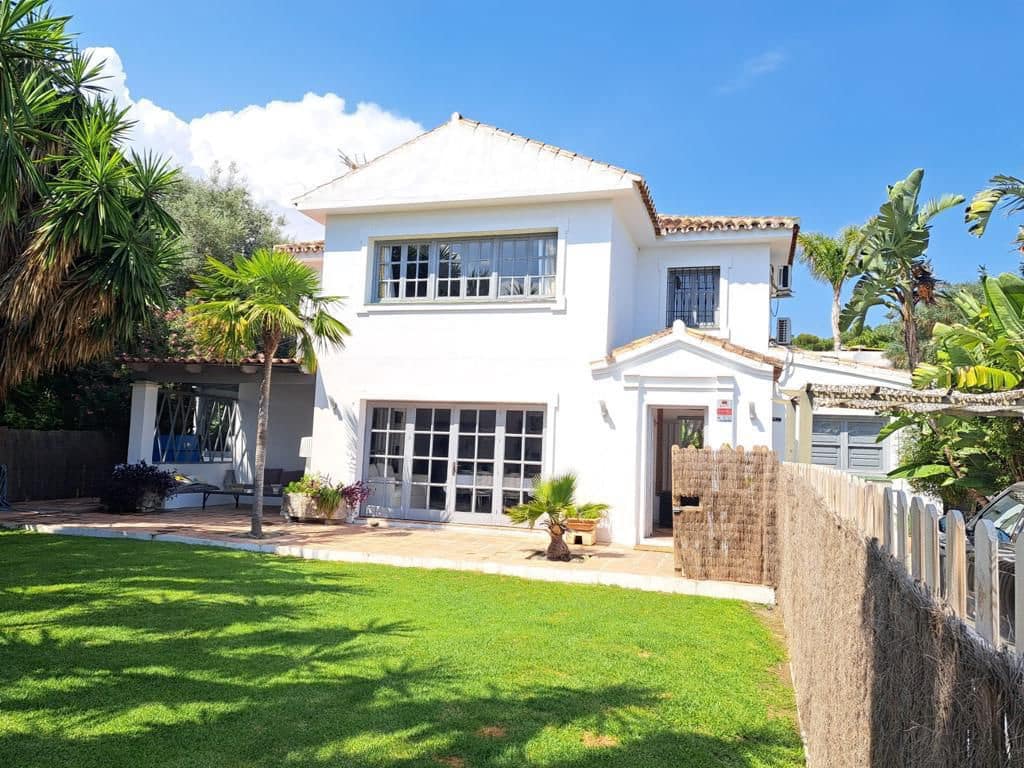 Villa/Maison de 5 chambres à louer à El Velerin - 5 500 € (Ref: 8982728)