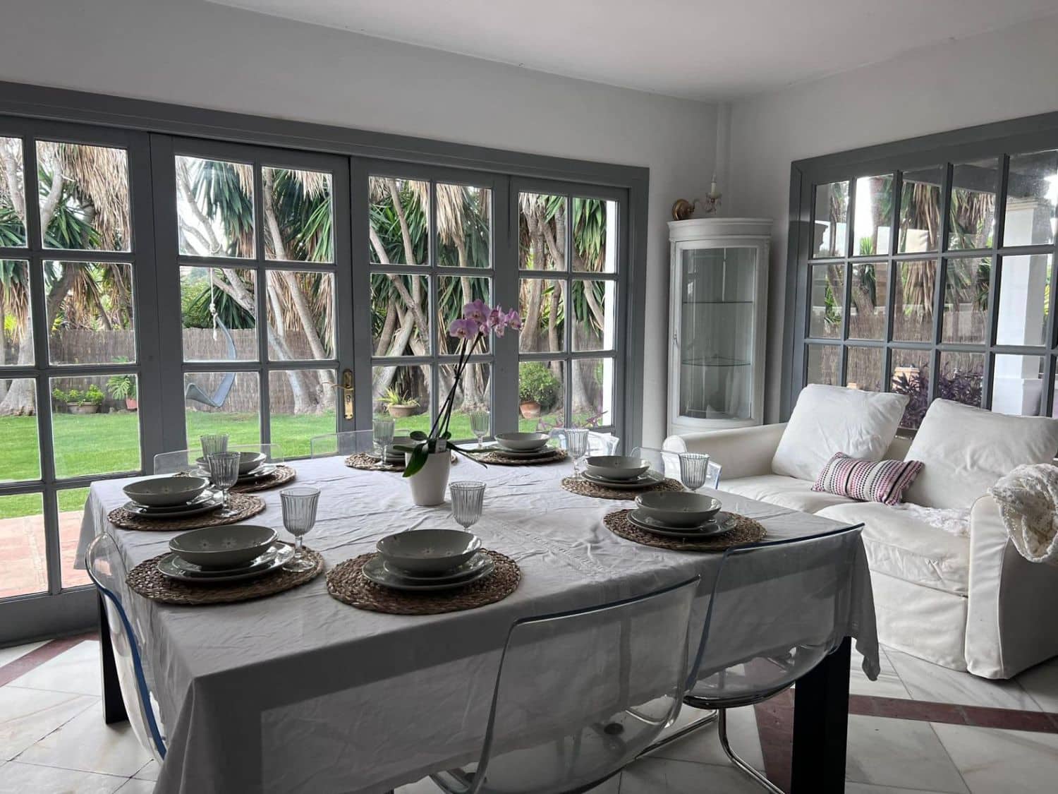 Villa/Maison de 5 chambres à louer à El Velerin - 5 500 € (Ref: 8982728)