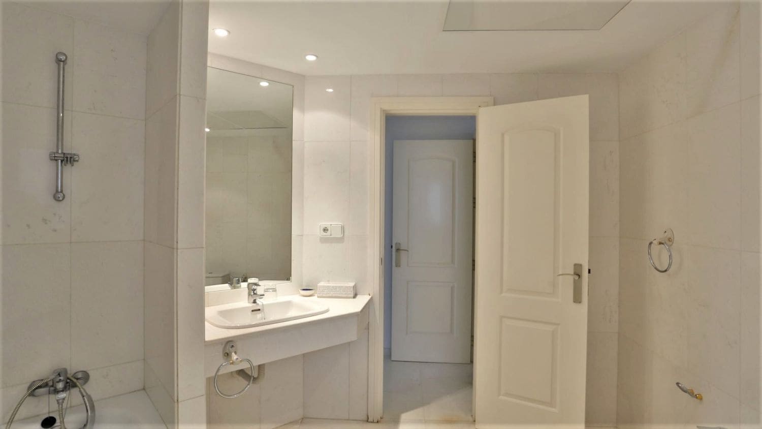 2 sypialnia Apartament do wynajęcia w Puerto Banus - 3 200 € (Ref: 8982729)