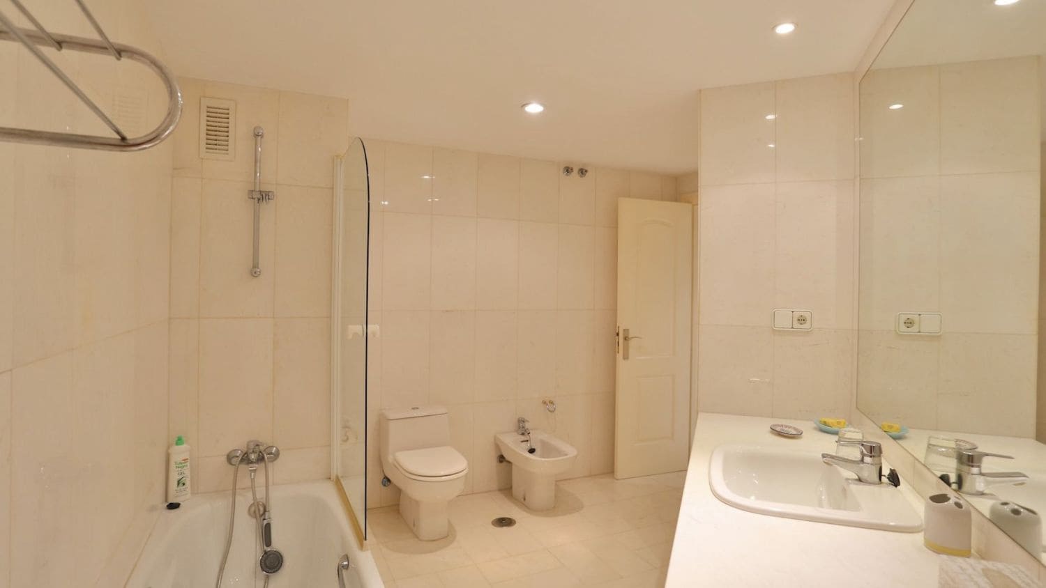 2 sypialnia Apartament do wynajęcia w Puerto Banus - 3 200 € (Ref: 8982729)