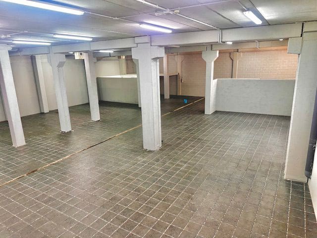 2 Zimmer Firma/Unternehmen zu vermieten in Nueva Andalucia mit Garage - 4.850 € (Ref: 9001565)