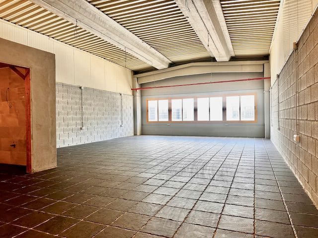 2 Zimmer Firma/Unternehmen zu vermieten in Nueva Andalucia mit Garage - 4.850 € (Ref: 9001565)