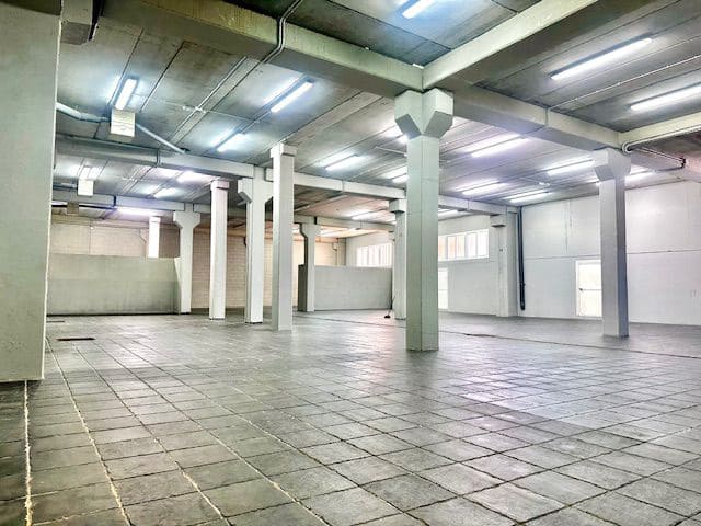 2 Zimmer Firma/Unternehmen zu vermieten in Nueva Andalucia mit Garage - 4.850 € (Ref: 9001565)