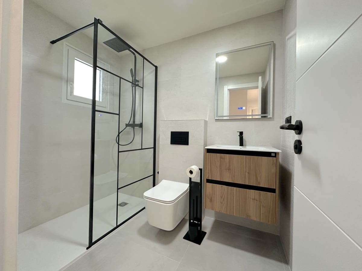 3 bedroom Apartment for sale in Golden Mile with garage - € 565,000 (Ref: 9001566)