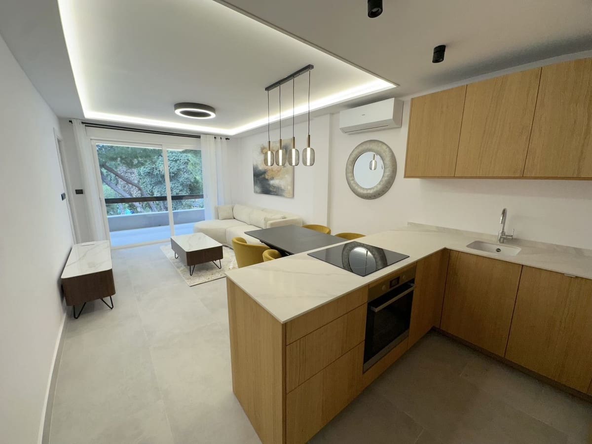 3 bedroom Apartment for sale in Golden Mile with garage - € 565,000 (Ref: 9001566)