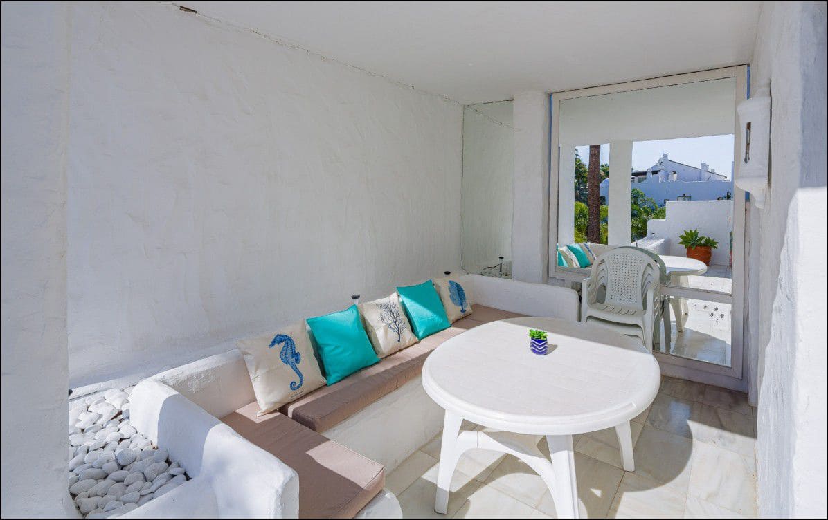 2 soverom Penthouse til salgs i Puerto Banus - € 970 000 (Ref: 9001568)