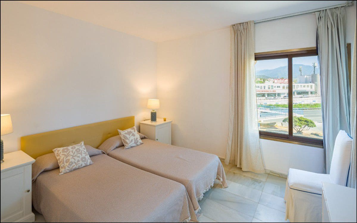 2 soverom Penthouse til salgs i Puerto Banus - € 970 000 (Ref: 9001568)