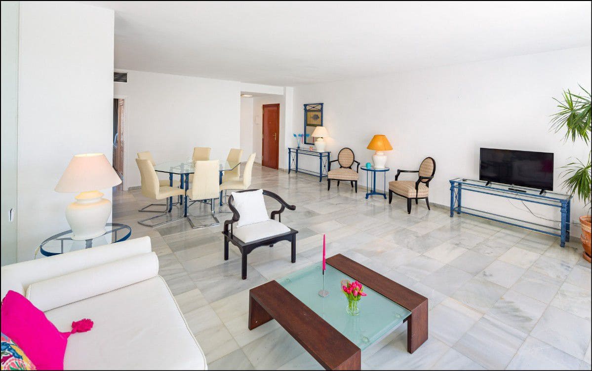 2 soverom Penthouse til salgs i Puerto Banus - € 970 000 (Ref: 9001568)