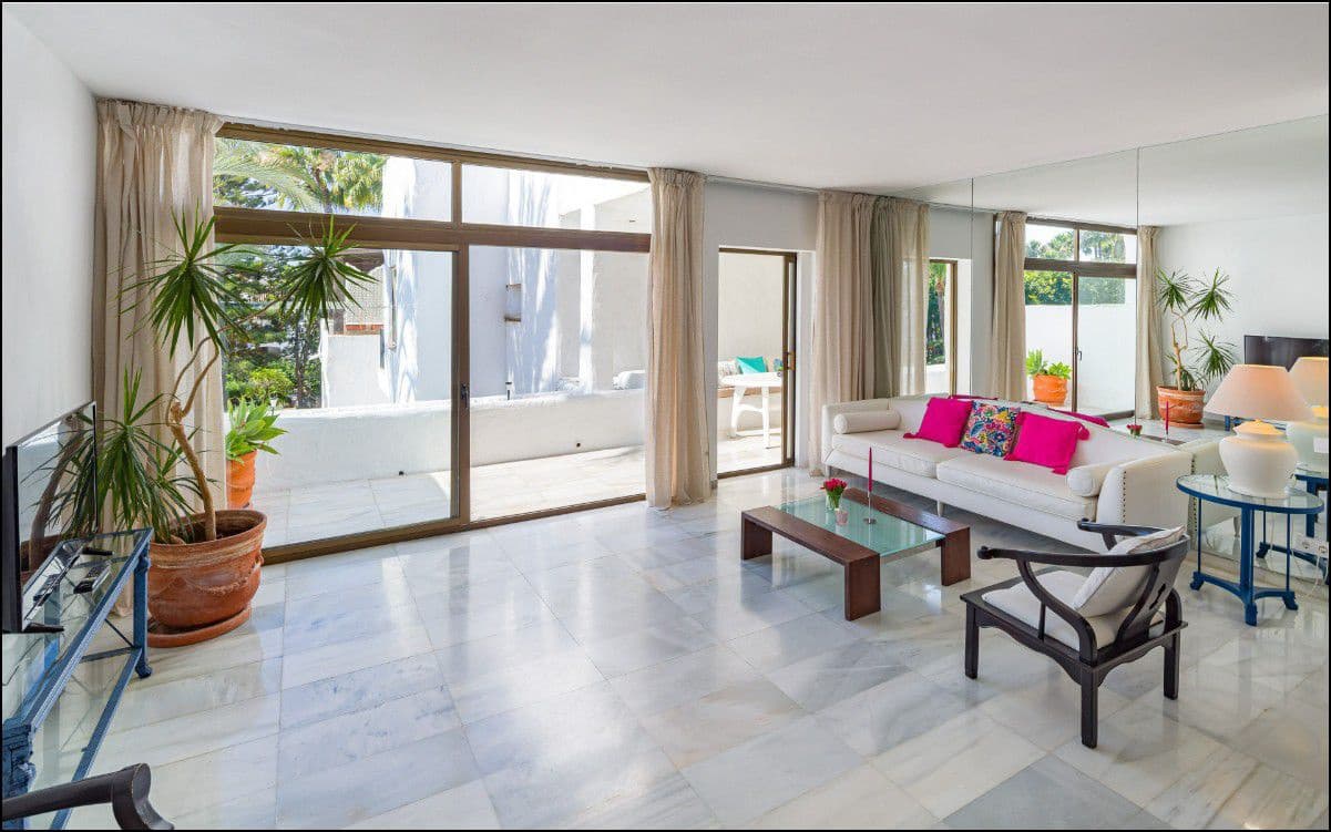2 soverom Penthouse til salgs i Puerto Banus - € 970 000 (Ref: 9001568)