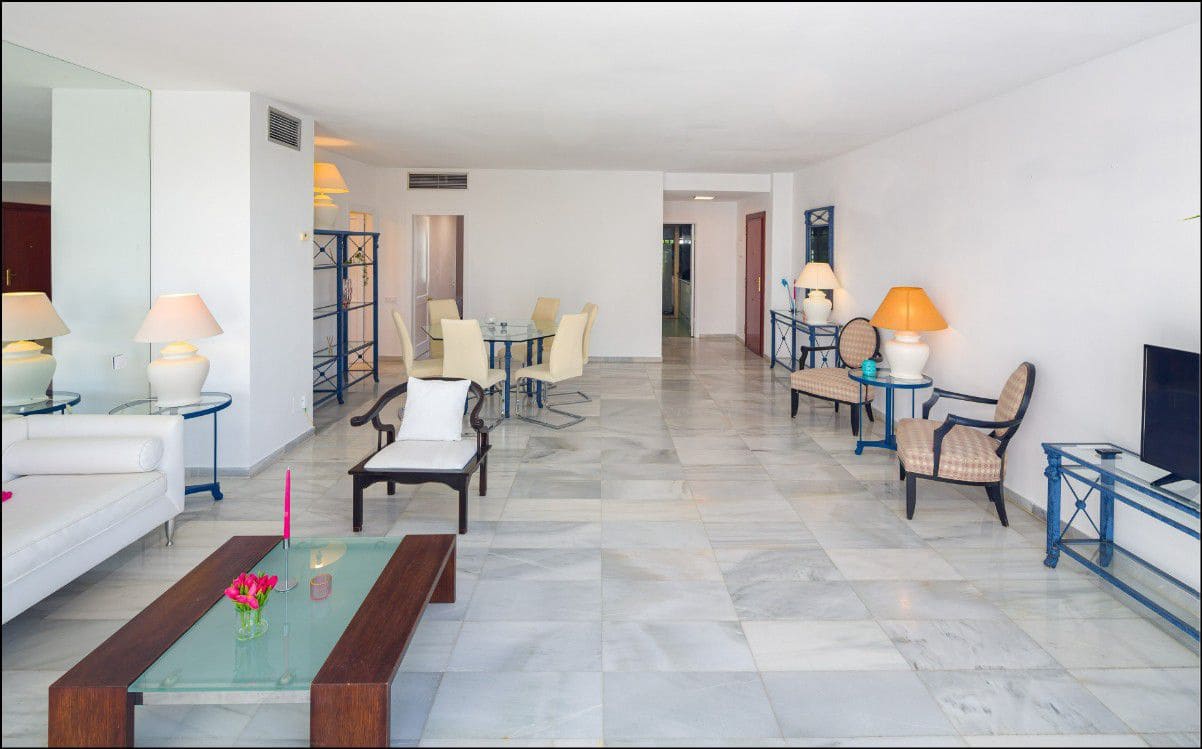 2 soverom Penthouse til salgs i Puerto Banus - € 970 000 (Ref: 9001568)