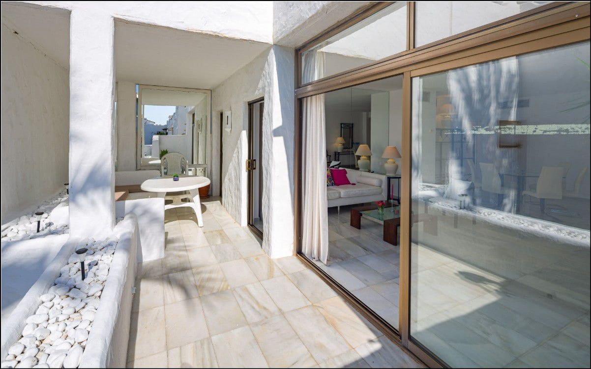 2 soverom Penthouse til salgs i Puerto Banus - € 970 000 (Ref: 9001568)