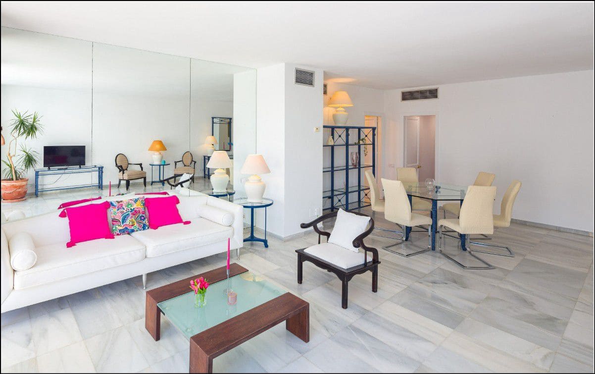 2 soverom Penthouse til salgs i Puerto Banus - € 970 000 (Ref: 9001568)