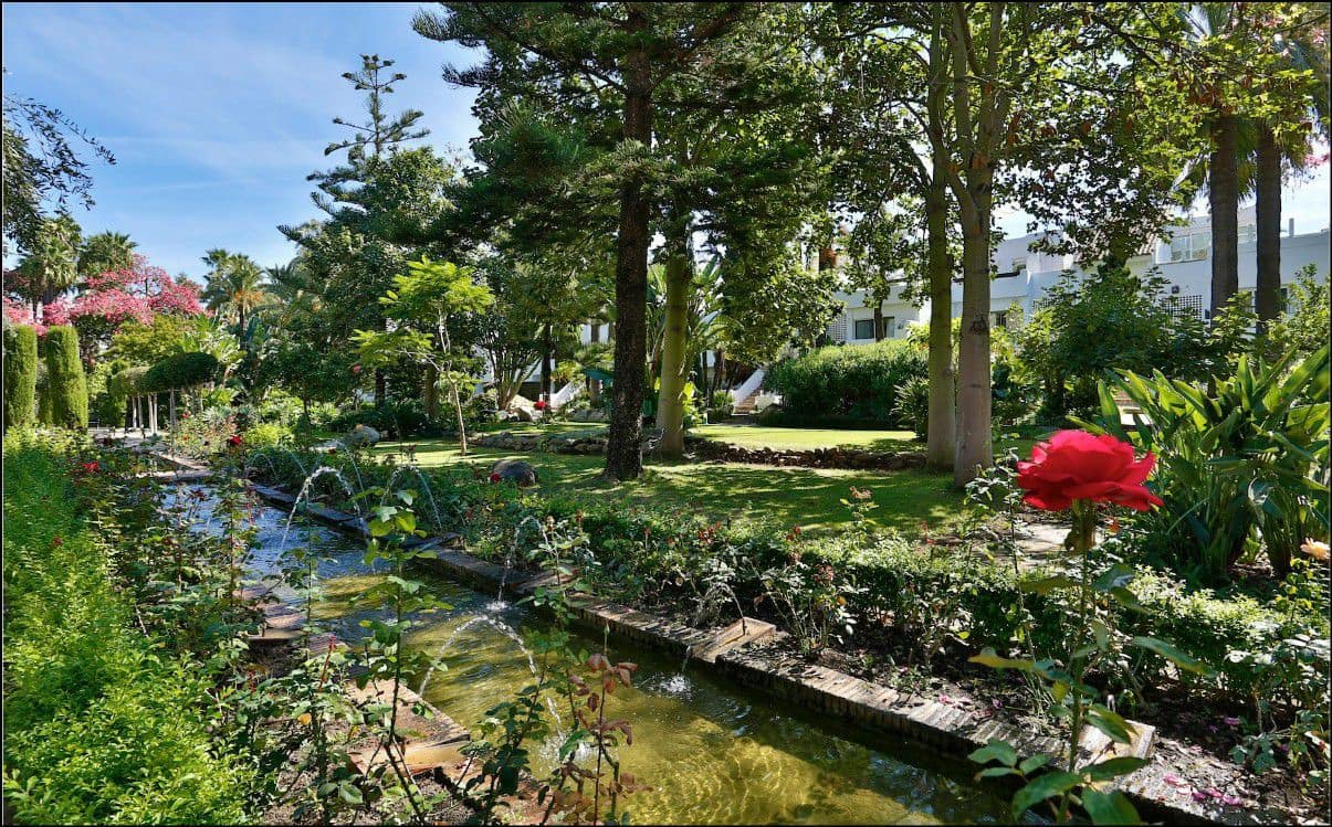 2 soverom Penthouse til salgs i Puerto Banus - € 970 000 (Ref: 9001568)