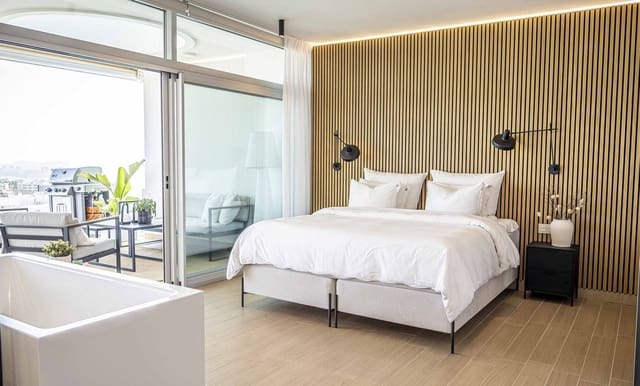 3 soverom Penthouse til salgs i El Higuerón, Fuengirola med garasje - € 1 290 000 (Ref: 9012512)