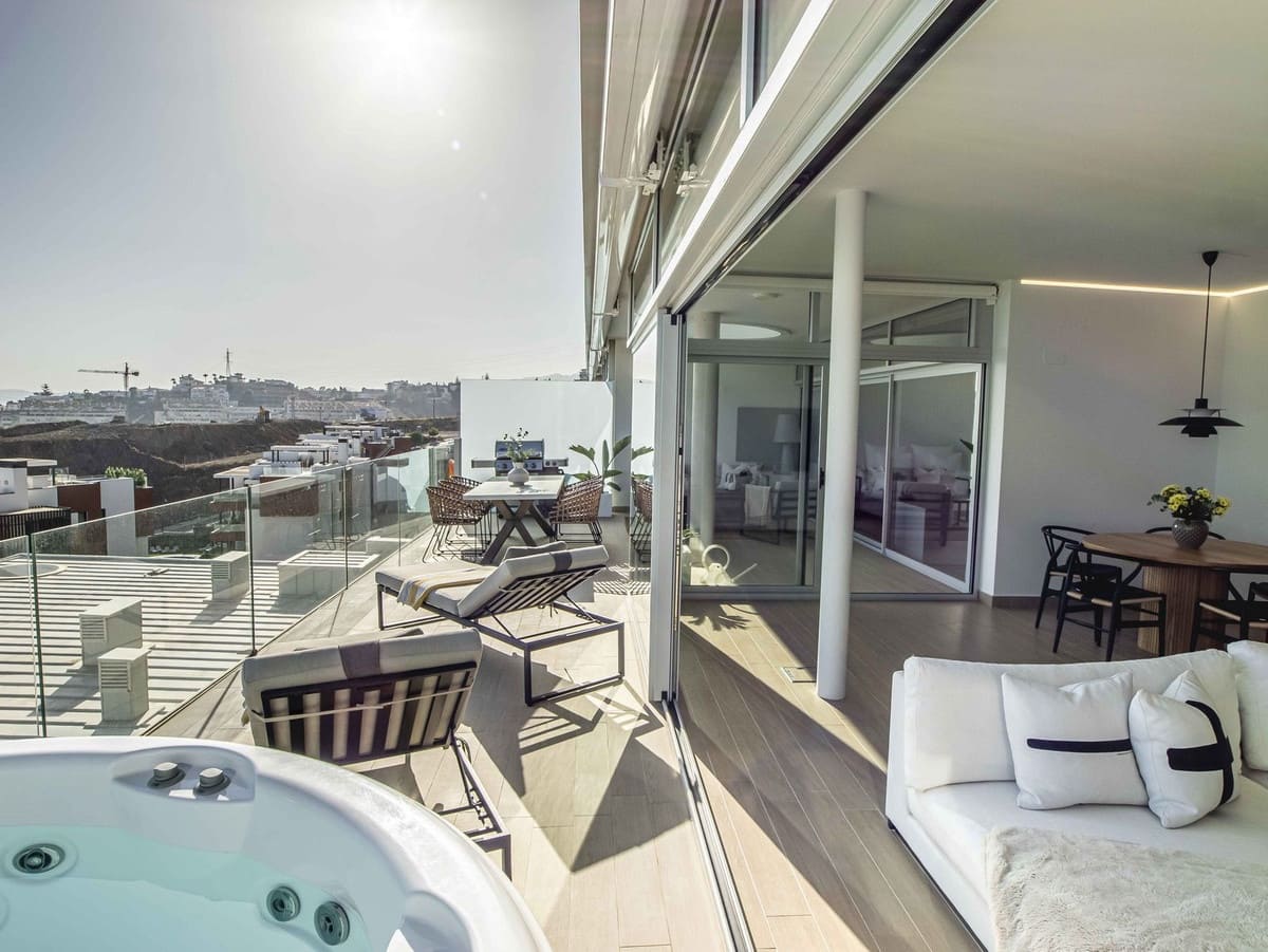 3 soverom Penthouse til salgs i Fuengirola med garasje - € 1 290 000 (Ref: 9012512)