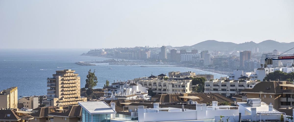 3 soverom Penthouse til salgs i Fuengirola med garasje - € 1 290 000 (Ref: 9012512)