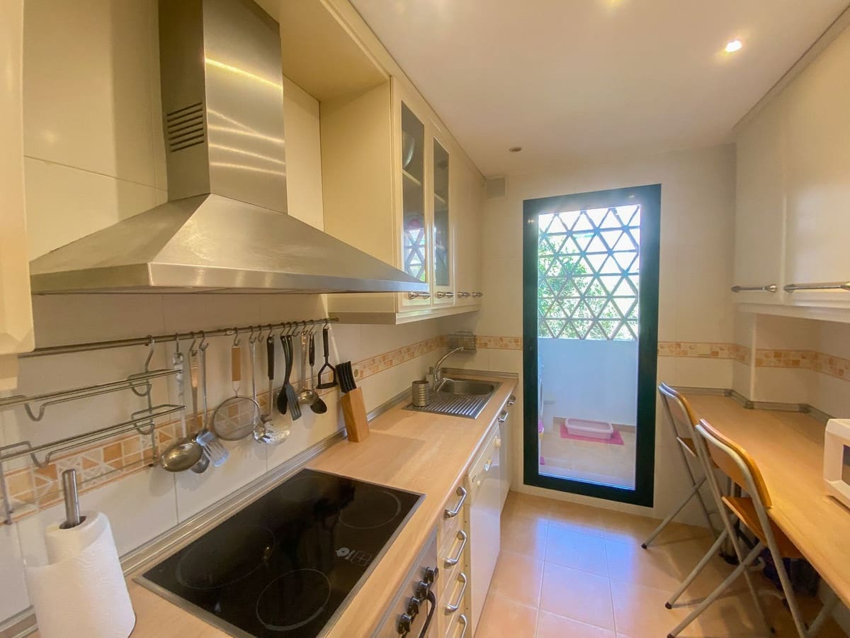 2 soverom Leilighet til salgs i Marbella med garasje - € 389 000 (Ref: 9078504)