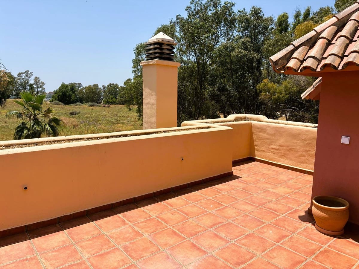 4 quarto Moradia para arrendar em Nueva Andalucia com garagem - 3 500 € (Ref: 9078505)