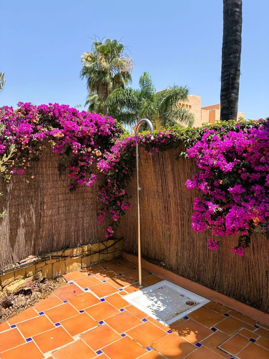 4 quarto Moradia para arrendar em Nueva Andalucia com garagem - 3 500 € (Ref: 9078505)