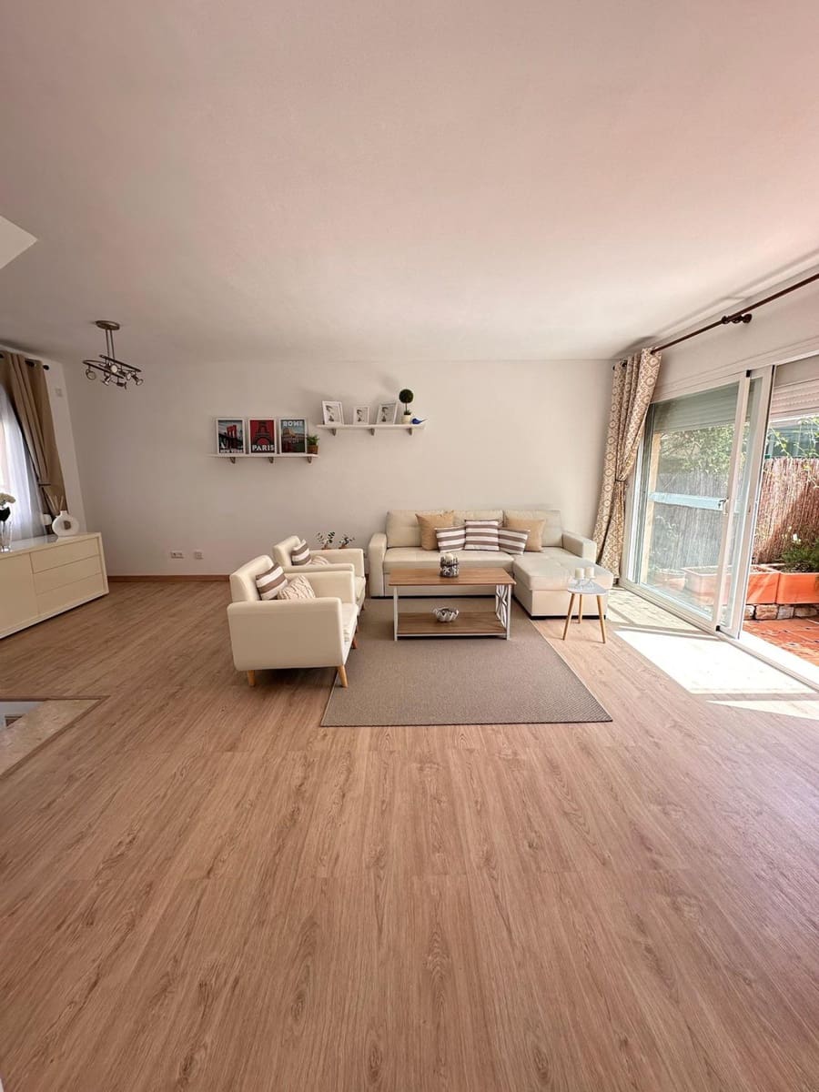 4 quarto Moradia para arrendar em Nueva Andalucia com garagem - 3 500 € (Ref: 9078505)