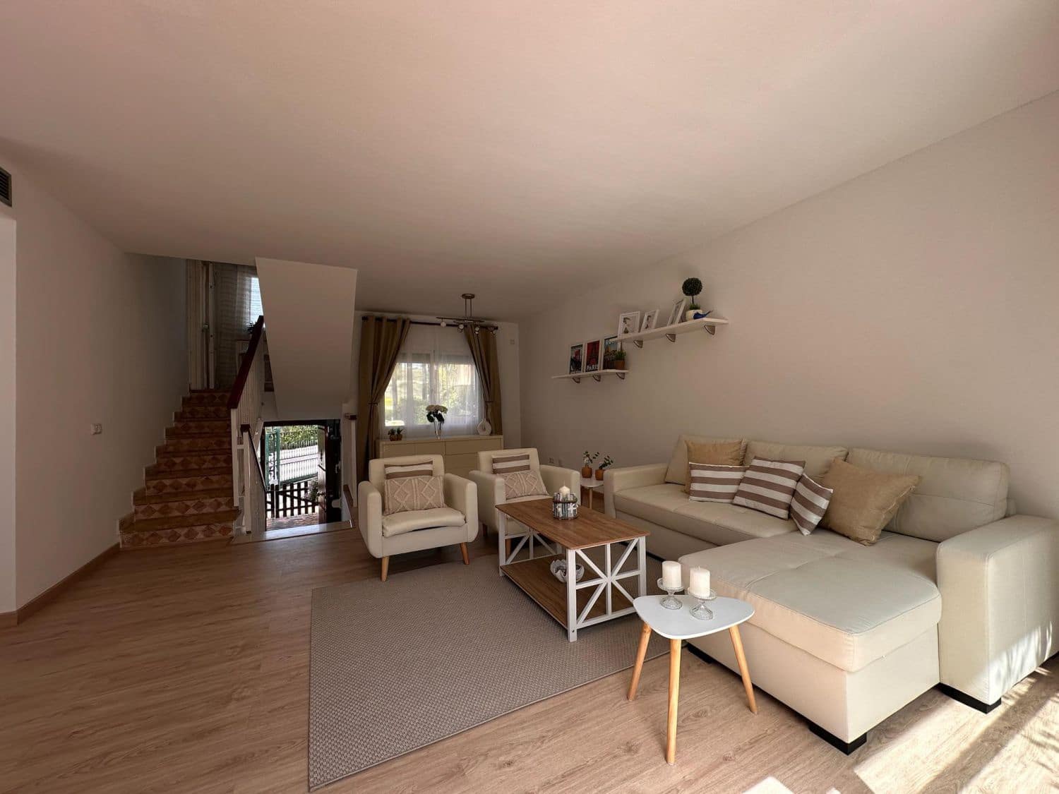 4 quarto Moradia para arrendar em Nueva Andalucia com garagem - 3 500 € (Ref: 9078505)