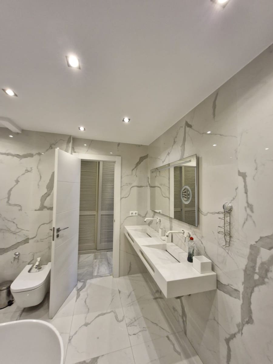 3 soveværelse Lejlighed til leje i Puerto Banus - € 3.000 (Ref: 9081994)