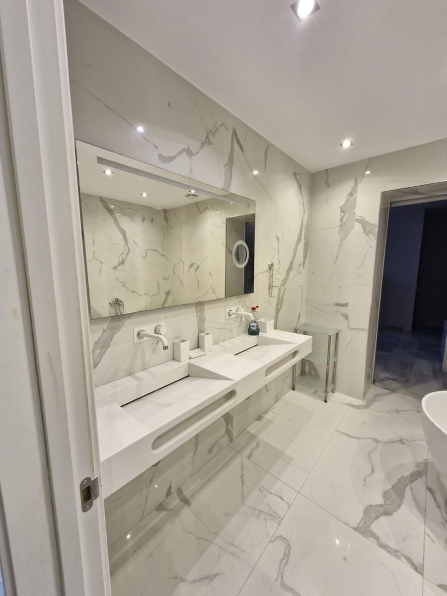 3 soveværelse Lejlighed til leje i Puerto Banus - € 3.000 (Ref: 9081994)