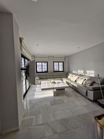 3 soveværelse Lejlighed til leje i Puerto Banus, Marbella - € 3.000 (Ref: 9081994)