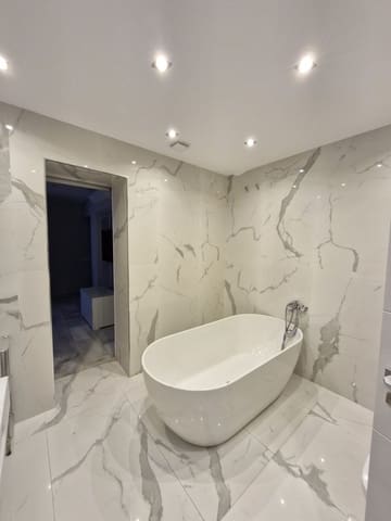 3 soveværelse Lejlighed til leje i Puerto Banus, Marbella - € 3.000 (Ref: 9081994)