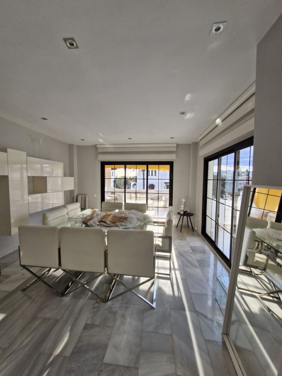 3 soveværelse Lejlighed til leje i Puerto Banus - € 3.000 (Ref: 9081994)