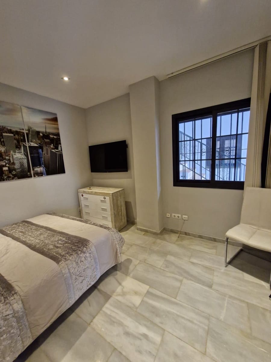 3 soveværelse Lejlighed til leje i Puerto Banus - € 3.000 (Ref: 9081994)