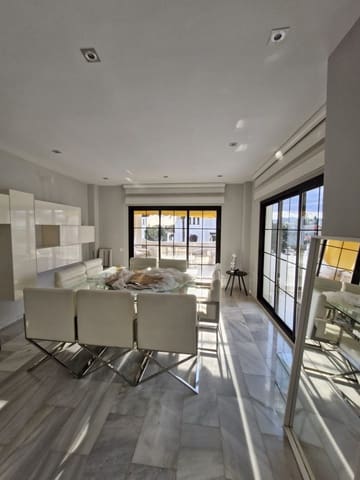 3 soveværelse Lejlighed til leje i Puerto Banus, Marbella - € 3.000 (Ref: 9081994)