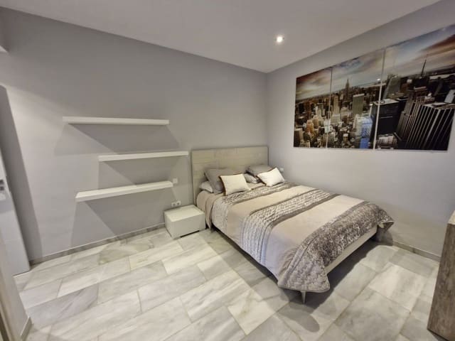 3 soveværelse Lejlighed til leje i Puerto Banus, Marbella - € 3.000 (Ref: 9081994)