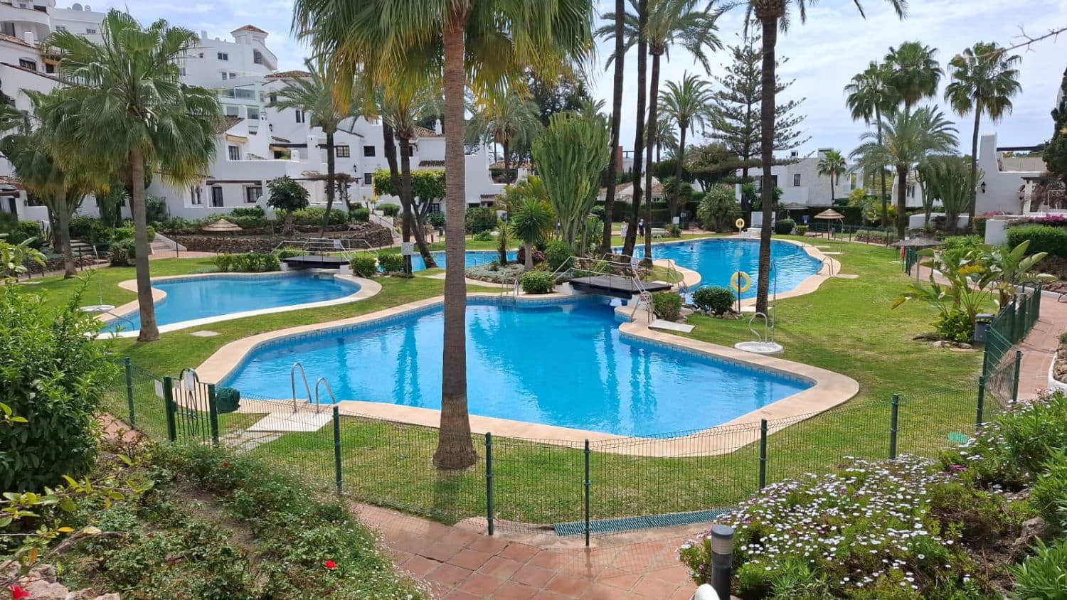 3 soveværelse Lejlighed til leje i Puerto Banus - € 3.000 (Ref: 9081994)