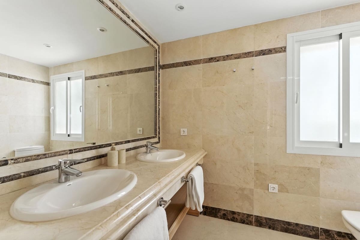 4 soveværelse Lejlighed til leje i Marbella med garage - € 6.500 (Ref: 9112760)