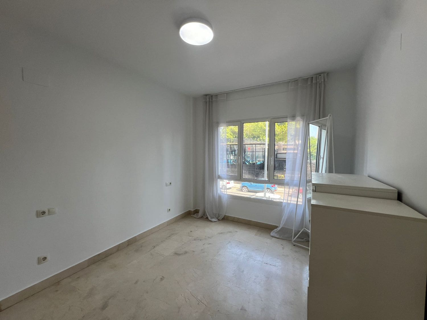 2 makuuhuone Huoneisto myytävänä paikassa Nueva Andalucia mukana 
autotalli - 365 000 € (Ref: 9170060)