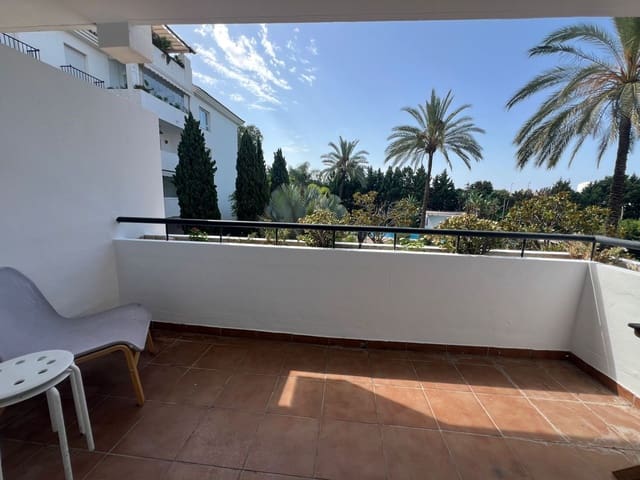 2 makuuhuone Huoneisto myytävänä paikassa Nueva Andalucia, Marbella mukana 
autotalli - 365 000 € (Ref: 9170060)